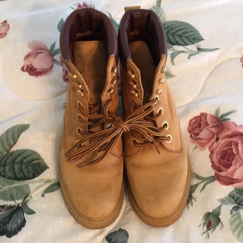Hiking boots, light brown/tan